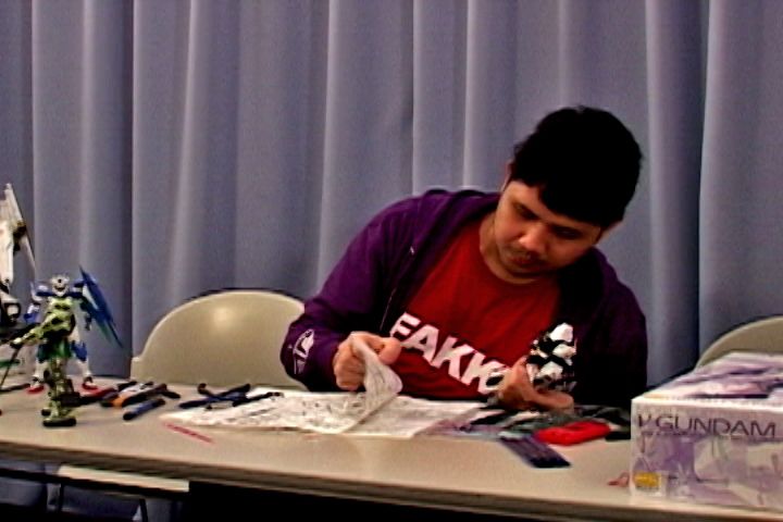 Forum Image: http://i1049.photobucket.com/albums/s396/FreeOtakuGhost367/ardian_gundam04_zps25fe6911.jpg