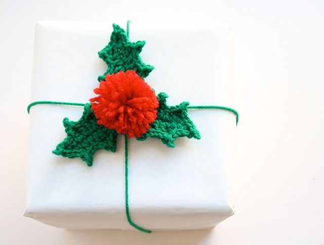 Holly Gift Topper